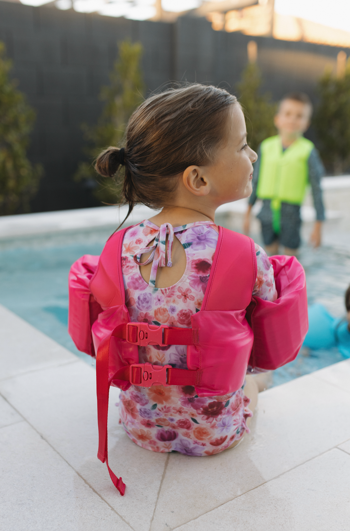 children's swimming aids, floaties, arm floats, puddle jumpers