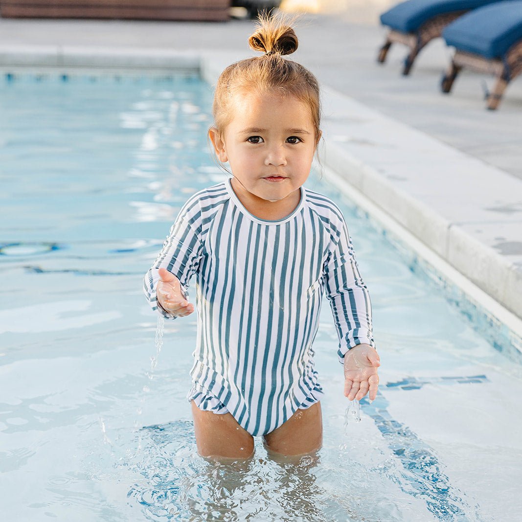 rashguard swimsuit